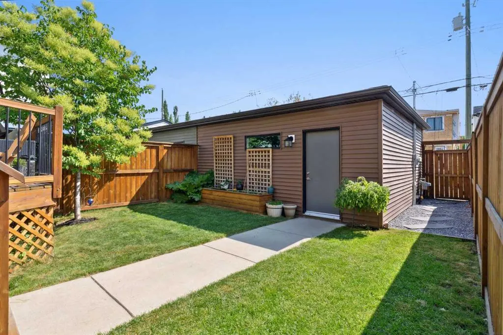 2808 26 Street SW