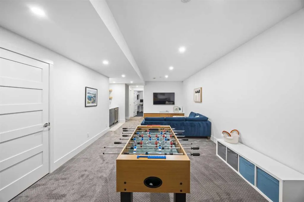 2808 26 Street SW