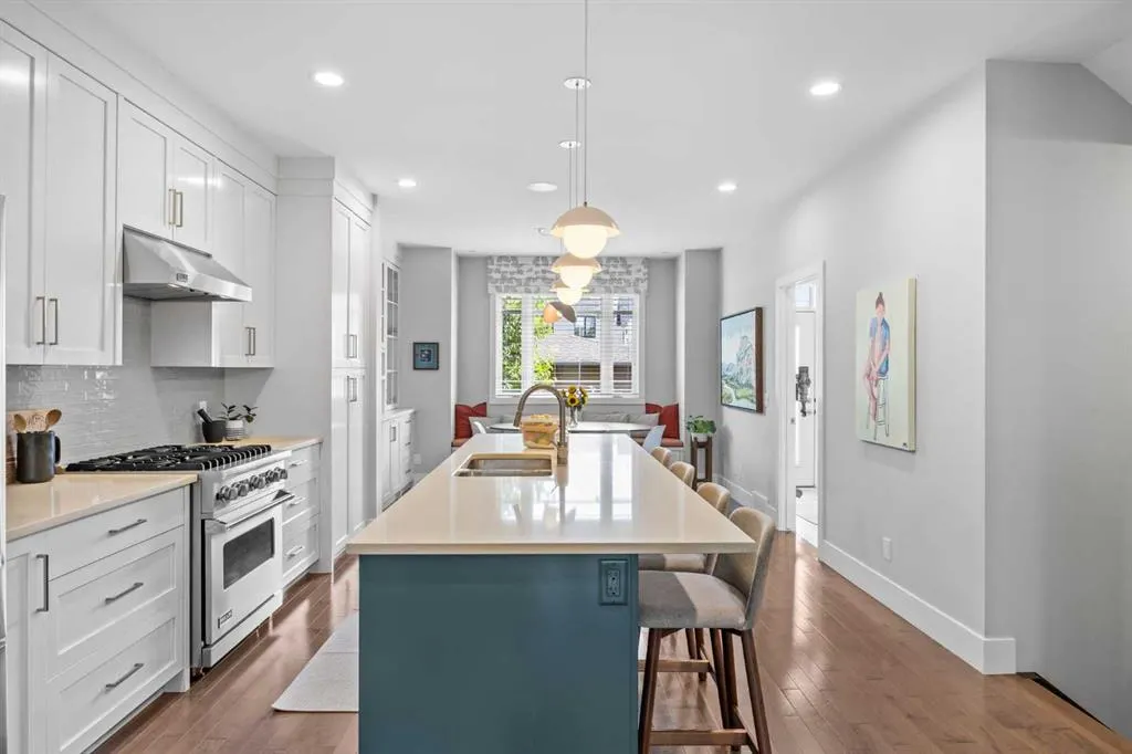 2808 26 Street SW