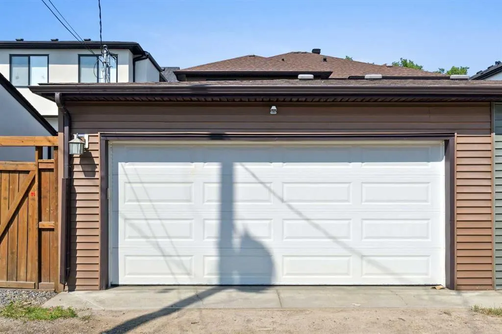 2808 26 Street SW