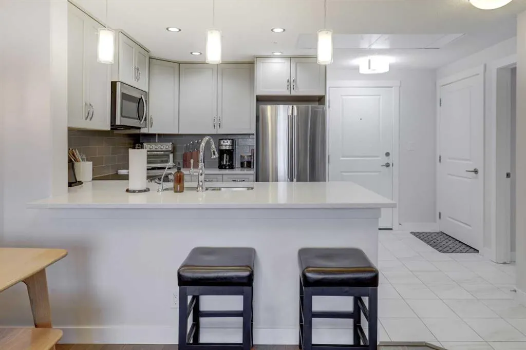 32 Varsity Estates Circle NW #604
