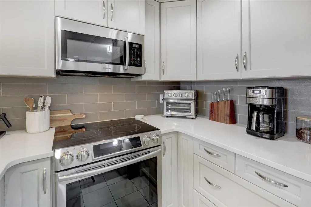 32 Varsity Estates Circle NW #604