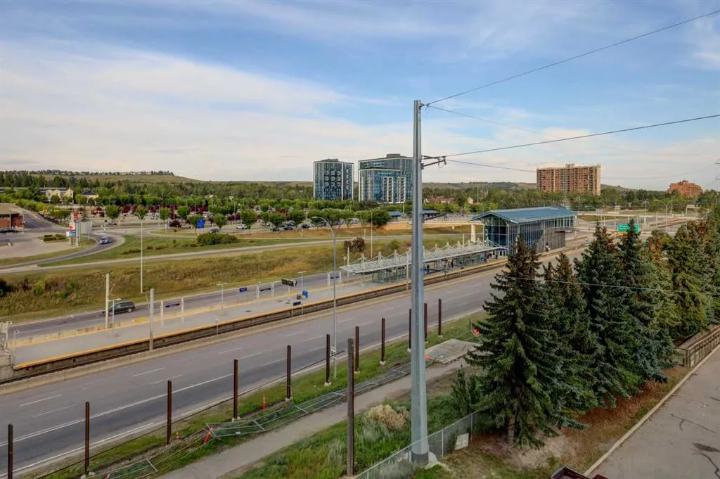 32 Varsity Estates Circle NW #604