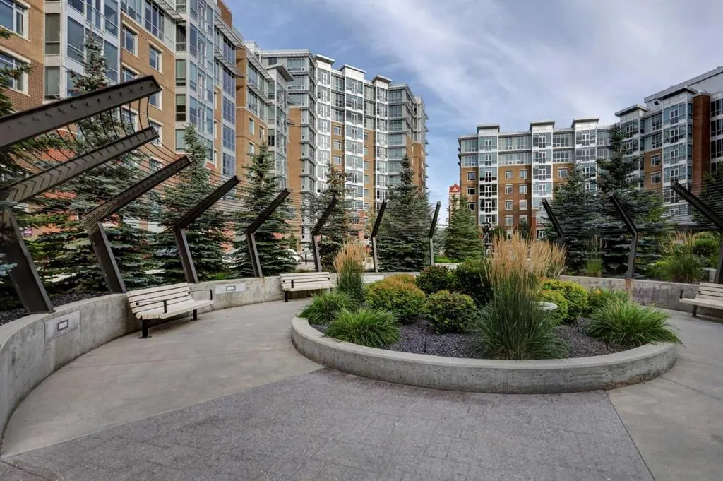 32 Varsity Estates Circle NW #604