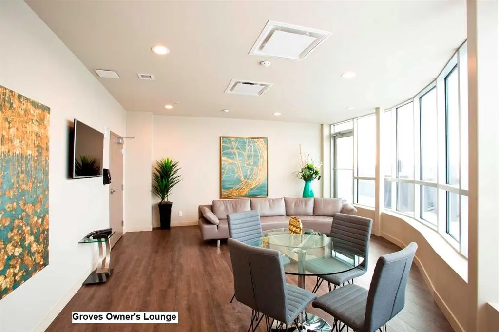 32 Varsity Estates Circle NW #604