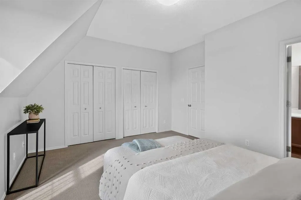43 Springborough Boulevard SW #21