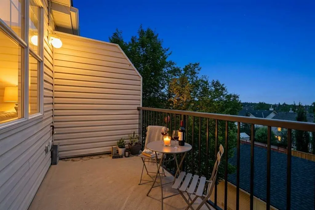 43 Springborough Boulevard SW #21
