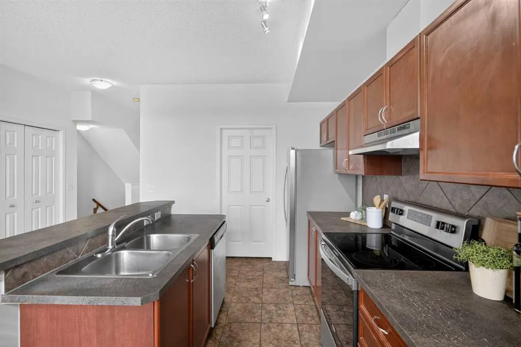43 Springborough Boulevard SW #21