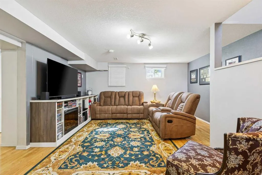 144 Dovercliffe Way SE