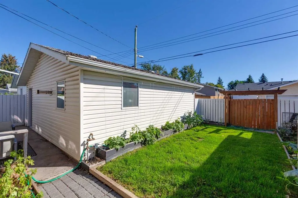 144 Dovercliffe Way SE