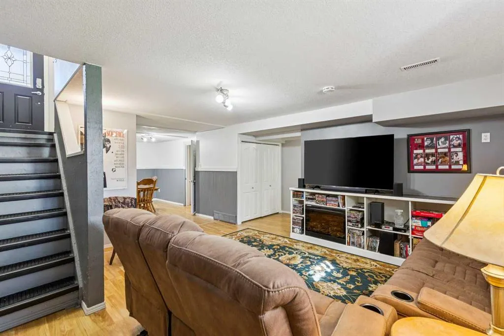 144 Dovercliffe Way SE