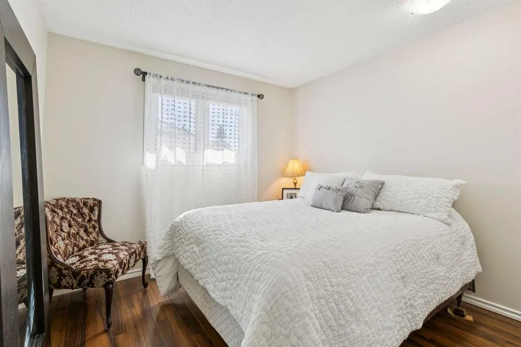 144 Dovercliffe Way SE