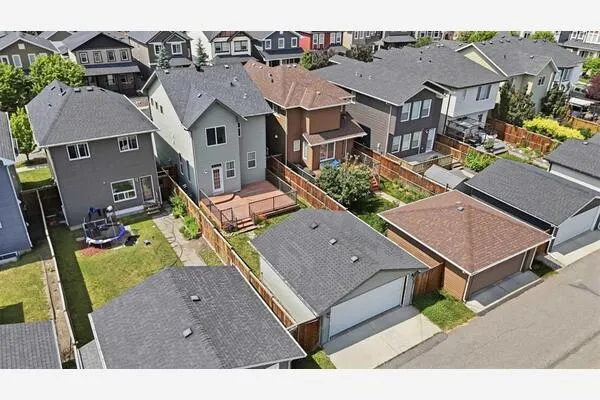 74 Ravenswynd Rise SE