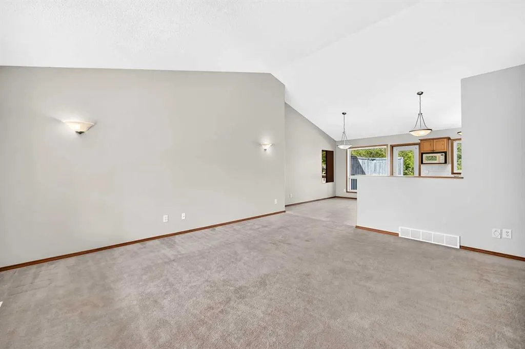 311 Robert Street SW