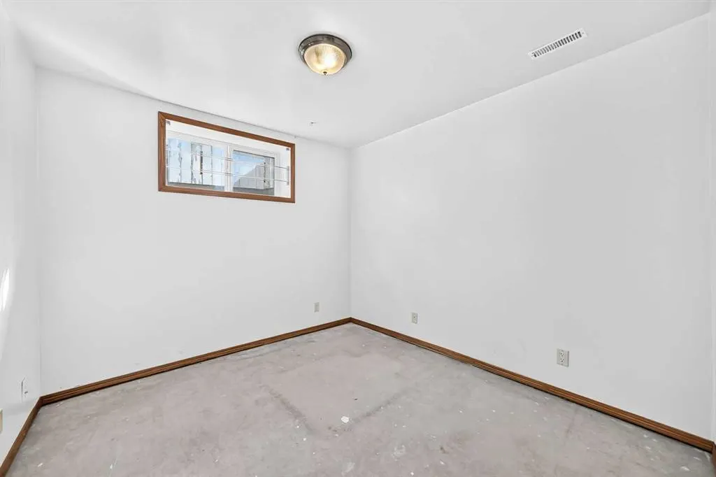 311 Robert Street SW