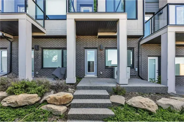 218 Sherwood Square NW #903