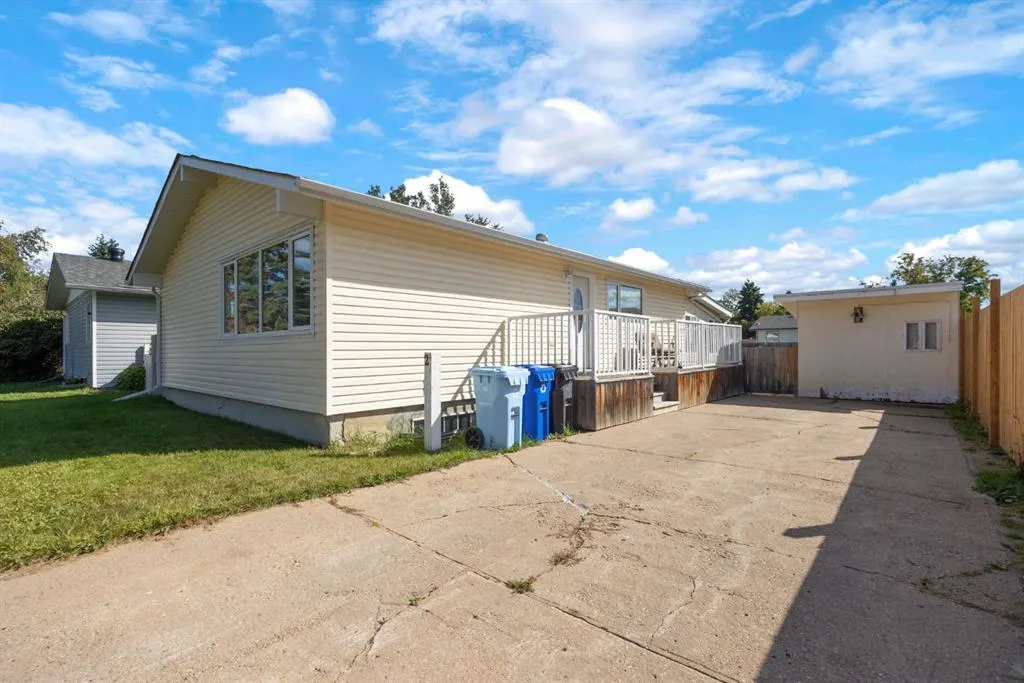 2 Blair Crescent