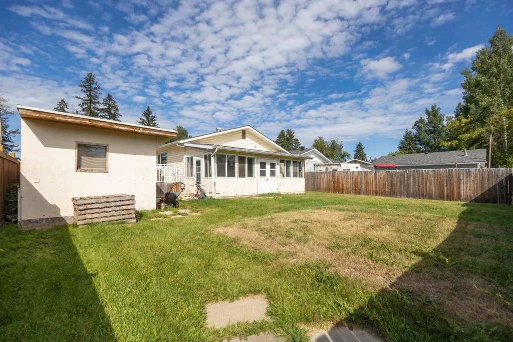 2 Blair Crescent