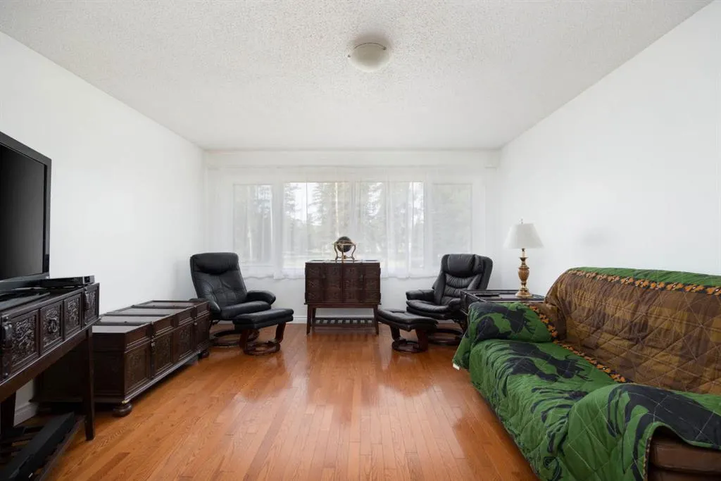 2 Blair Crescent