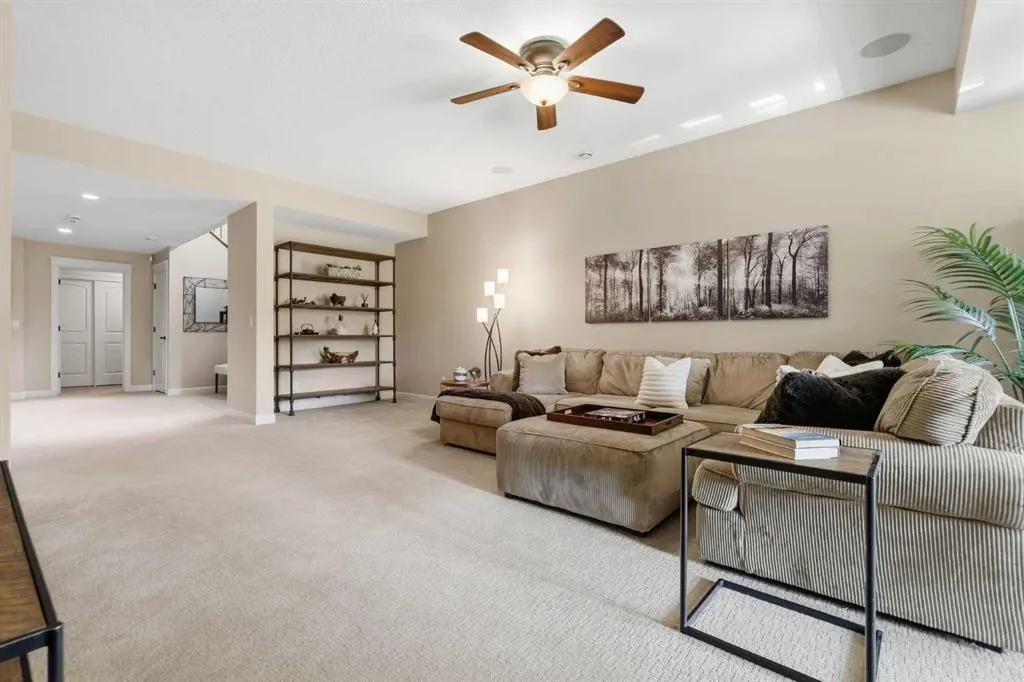 37 Cranbrook Heights SE