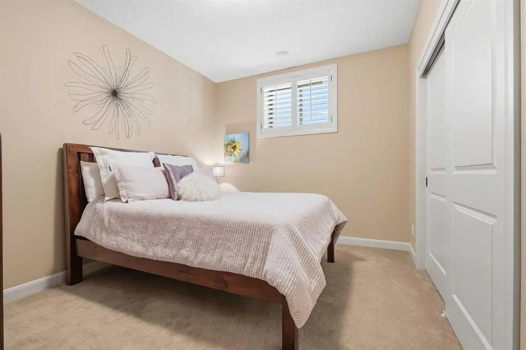 37 Cranbrook Heights SE