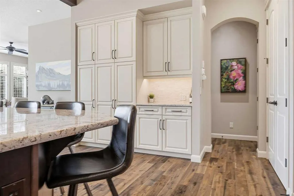 37 Cranbrook Heights SE