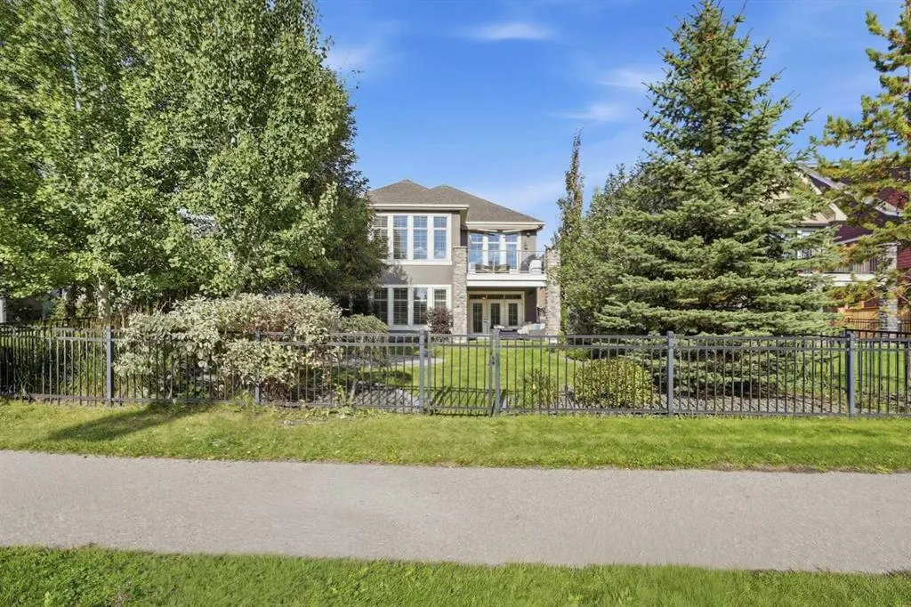 37 Cranbrook Heights SE
