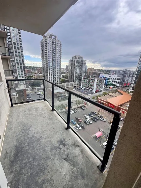 1053 10 Street SW #1207
