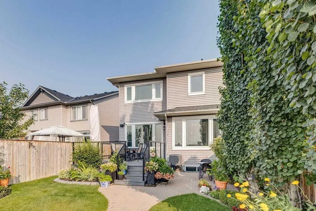 212 Evansglen Close NW