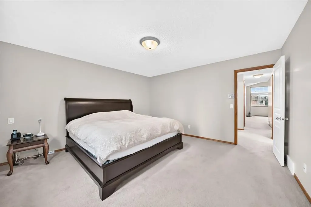 234 Somerglen Way SW