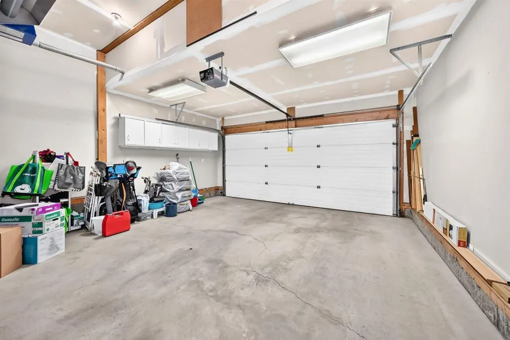 234 Somerglen Way SW