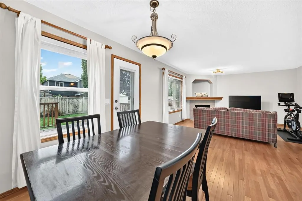 234 Somerglen Way SW