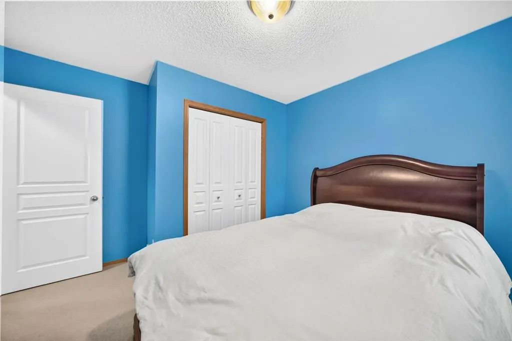 234 Somerglen Way SW