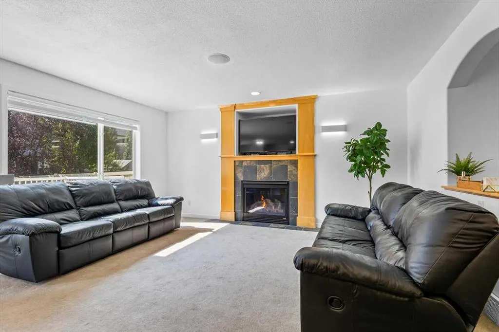 57 Everwillow Boulevard SW