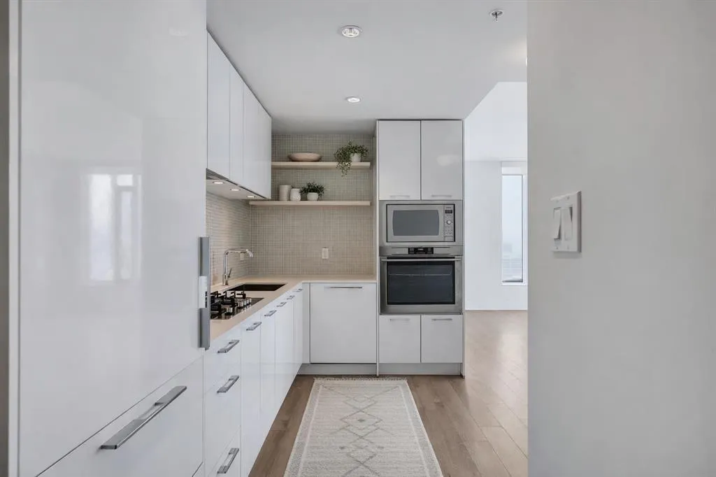 901 10 Avenue SW #1808
