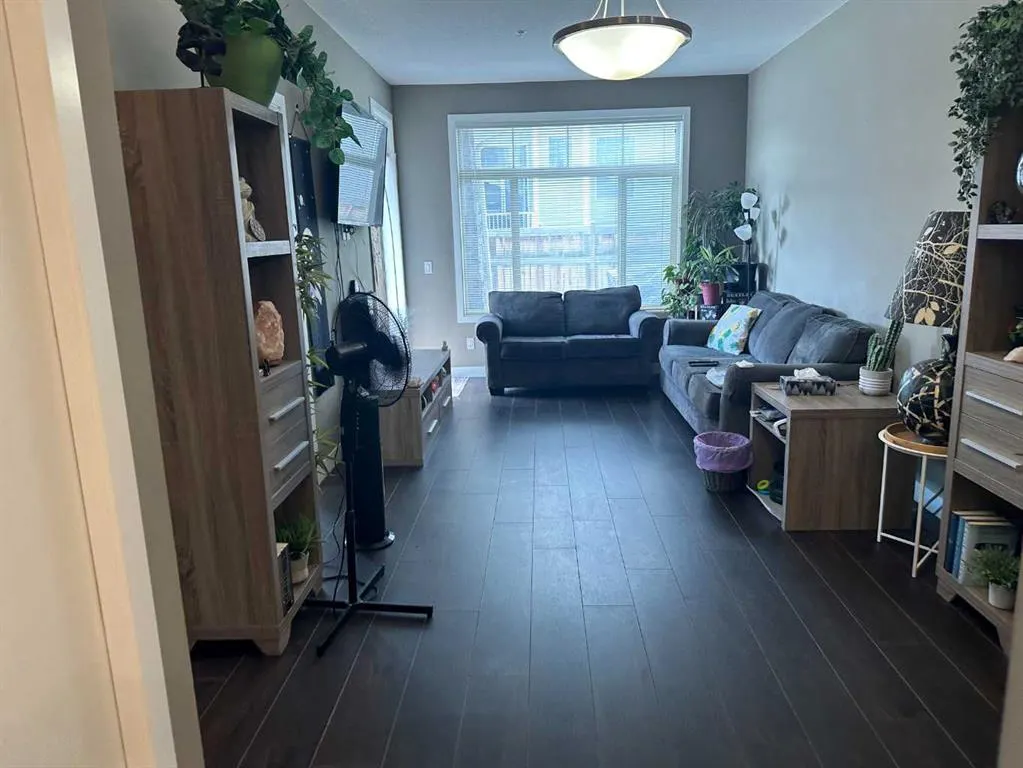 28 Auburn Bay Link SE #204