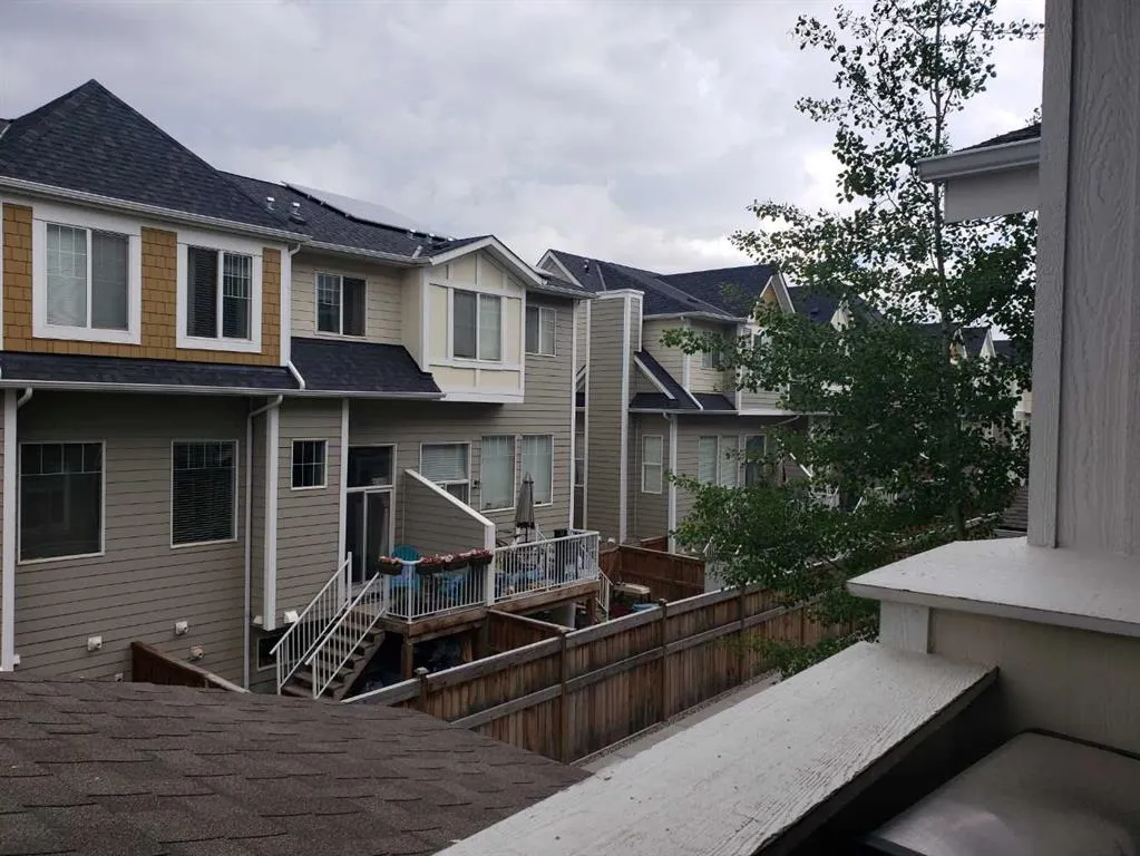 28 Auburn Bay Link SE #204