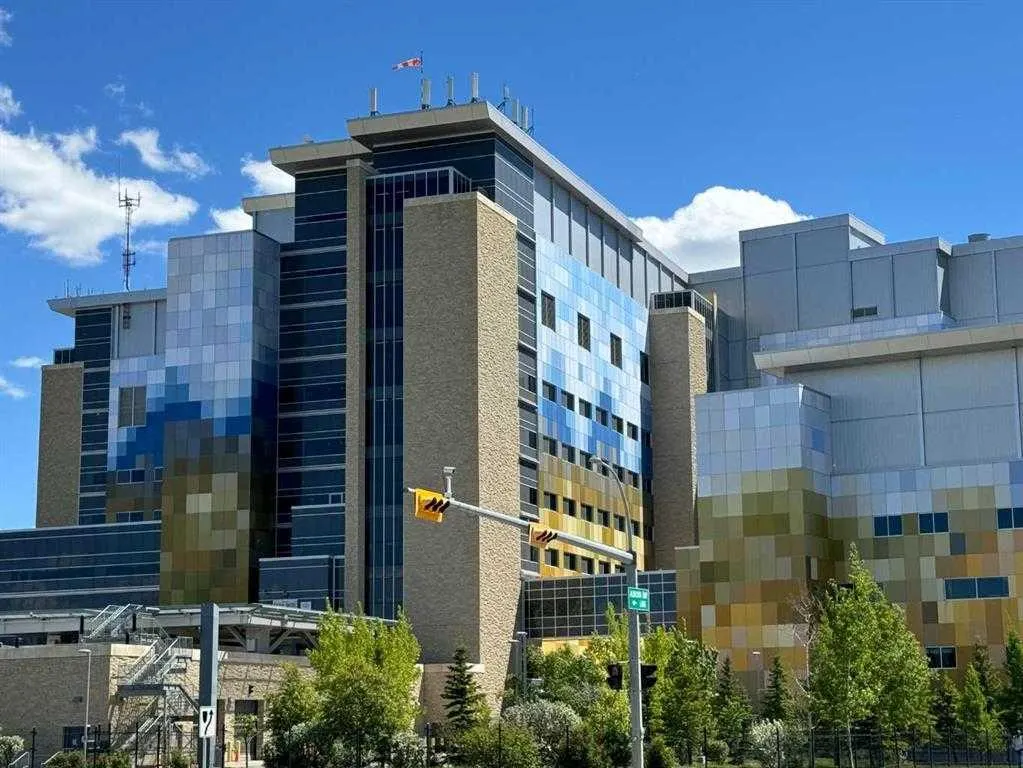 28 Auburn Bay Link SE #204