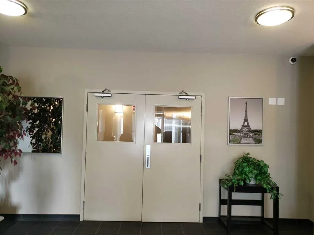 28 Auburn Bay Link SE #204