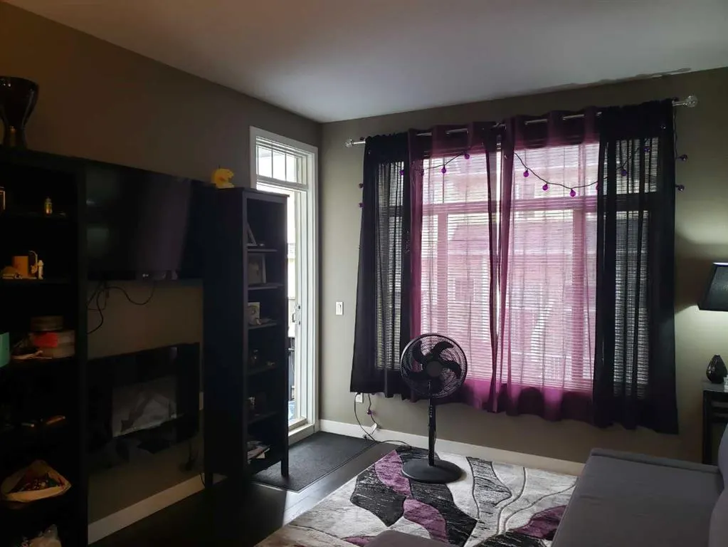 28 Auburn Bay Link SE #204