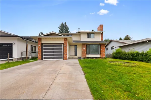 51 castlebury Way NE