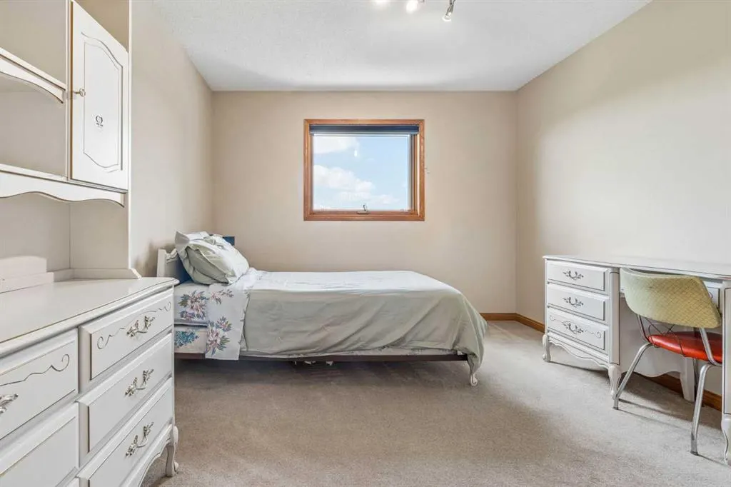 127 Edgeridge Close NW