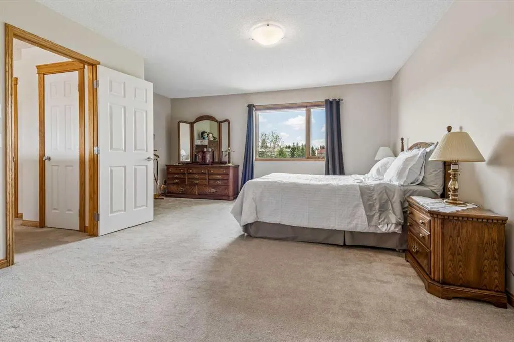 127 Edgeridge Close NW
