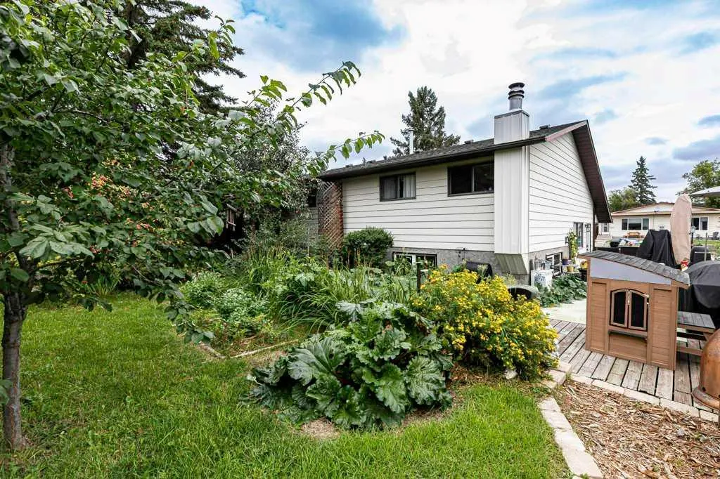 25 Valley Crescent