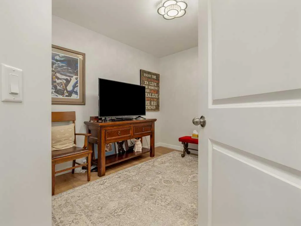 318 Whispering Way