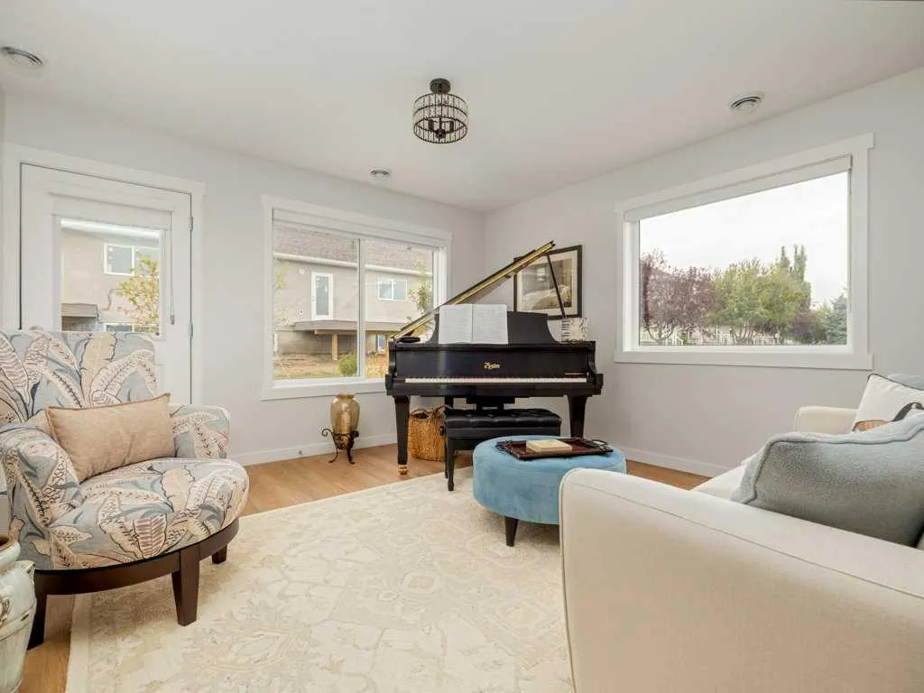 318 Whispering Way