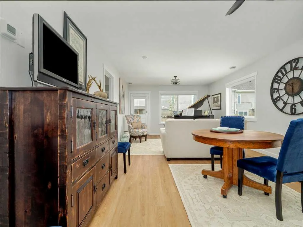 318 Whispering Way