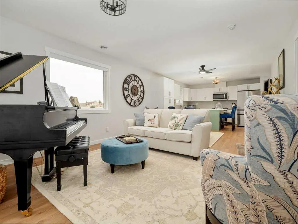 318 Whispering Way