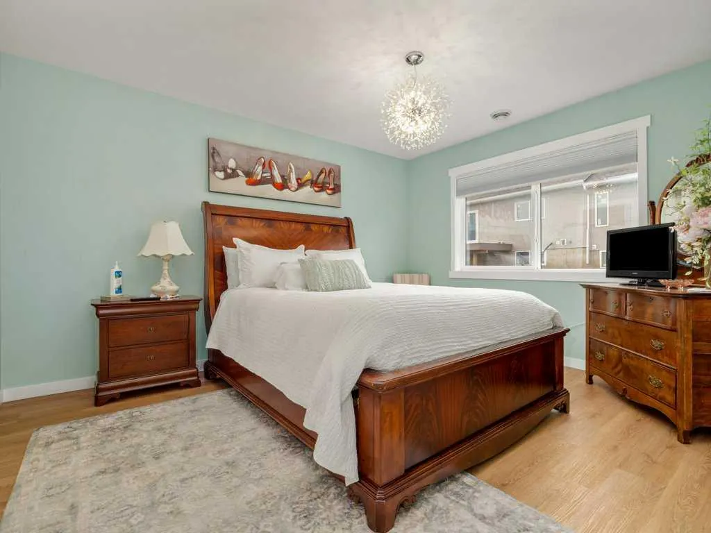 318 Whispering Way