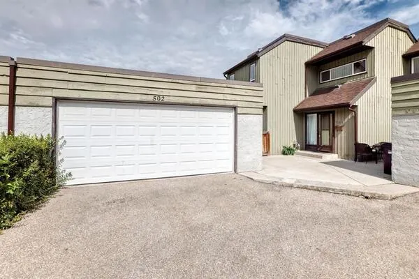 5660 23 Avenue NE